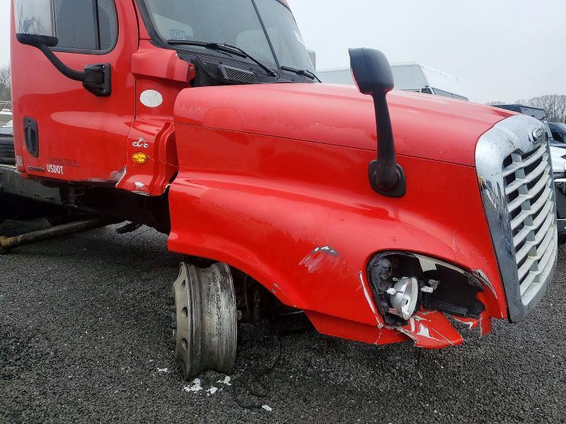 2009 Freigliner 2009 Freightliner Cascadia Semi Truck