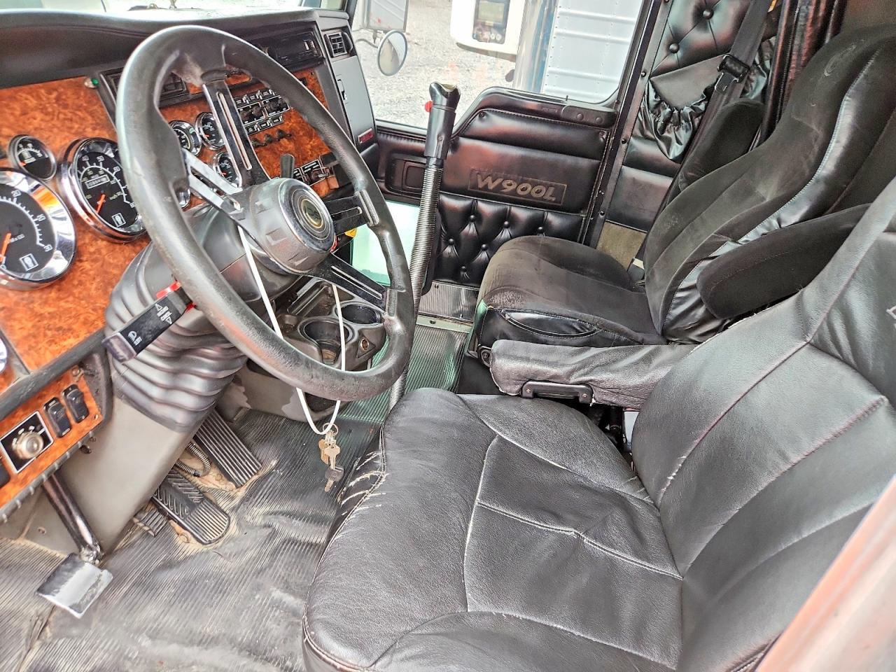 2004 Kenworth Construction W900