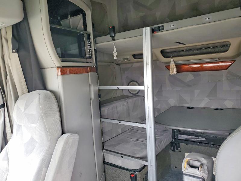 2007 Volvo VNL Semi Truck