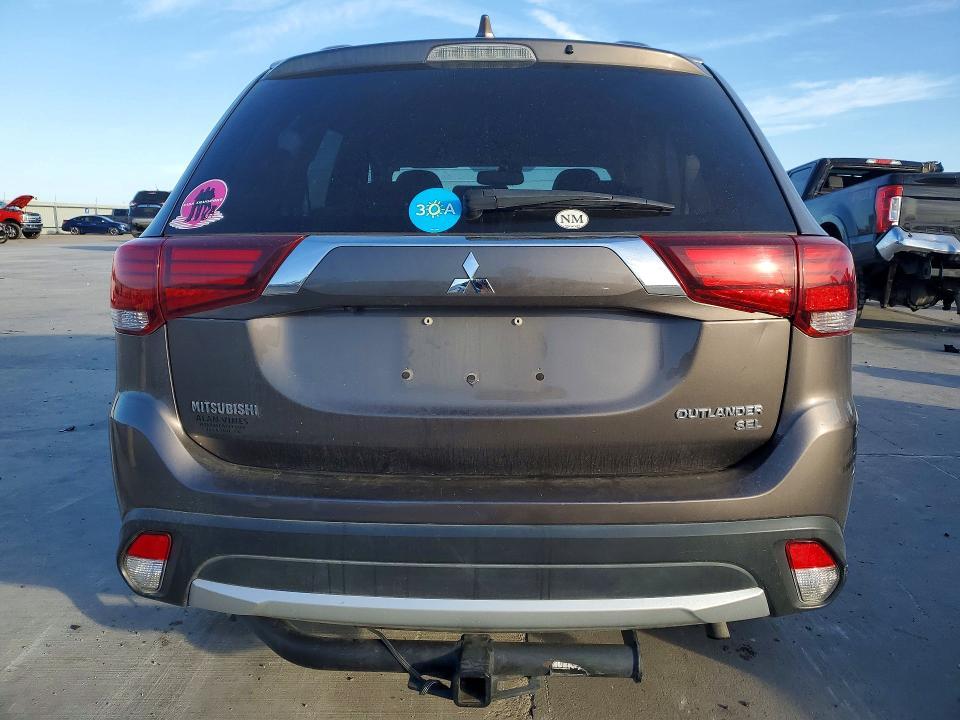 2018 Mitsubishi Outlander se