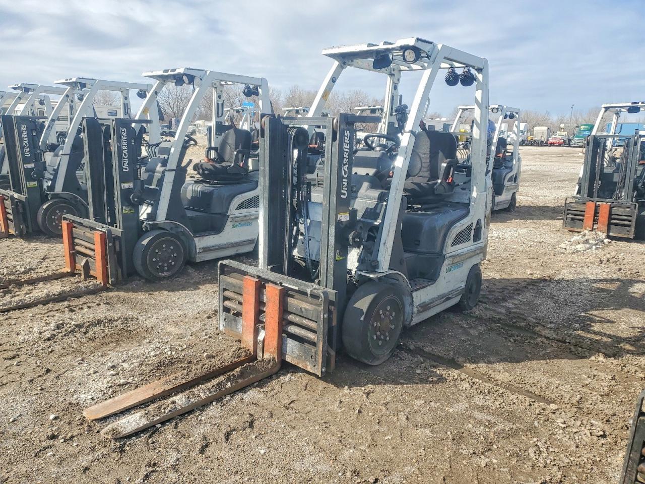 2015 Unicariers 2015 Nissan MCP1F2A20LV Forklift