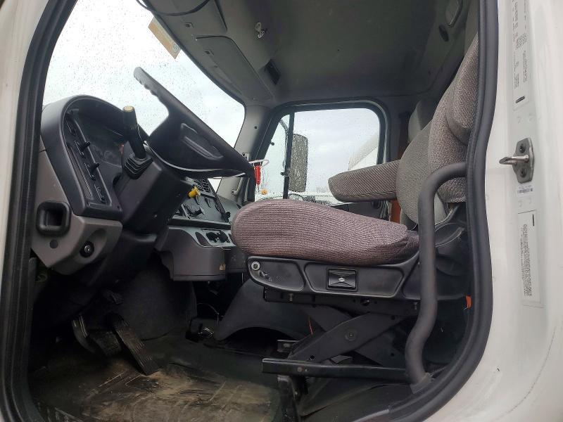 2016 Freigliner 2016 Freightliner Business Class M2 Refrigerated B