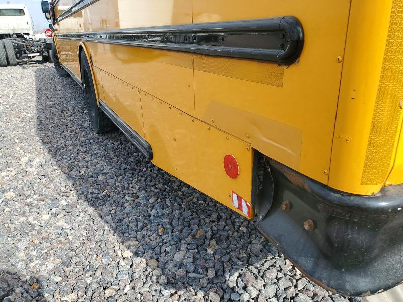 2012 Freigliner 2012 Thomas SAF-T-LINER C2-School Bus