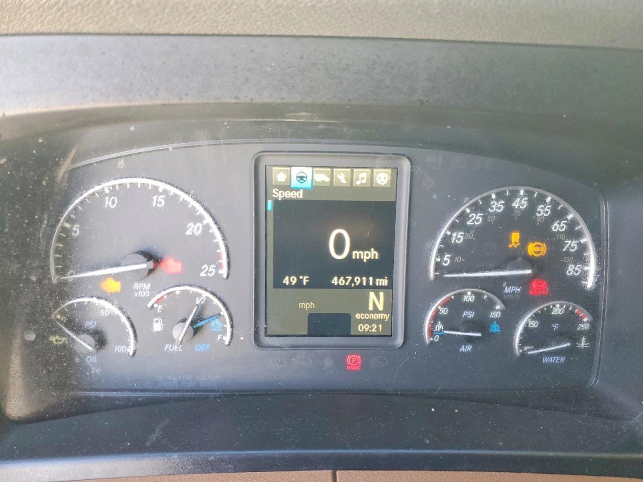 2019 Freigliner 2019 Freightliner Business Class M2 Semi Truck