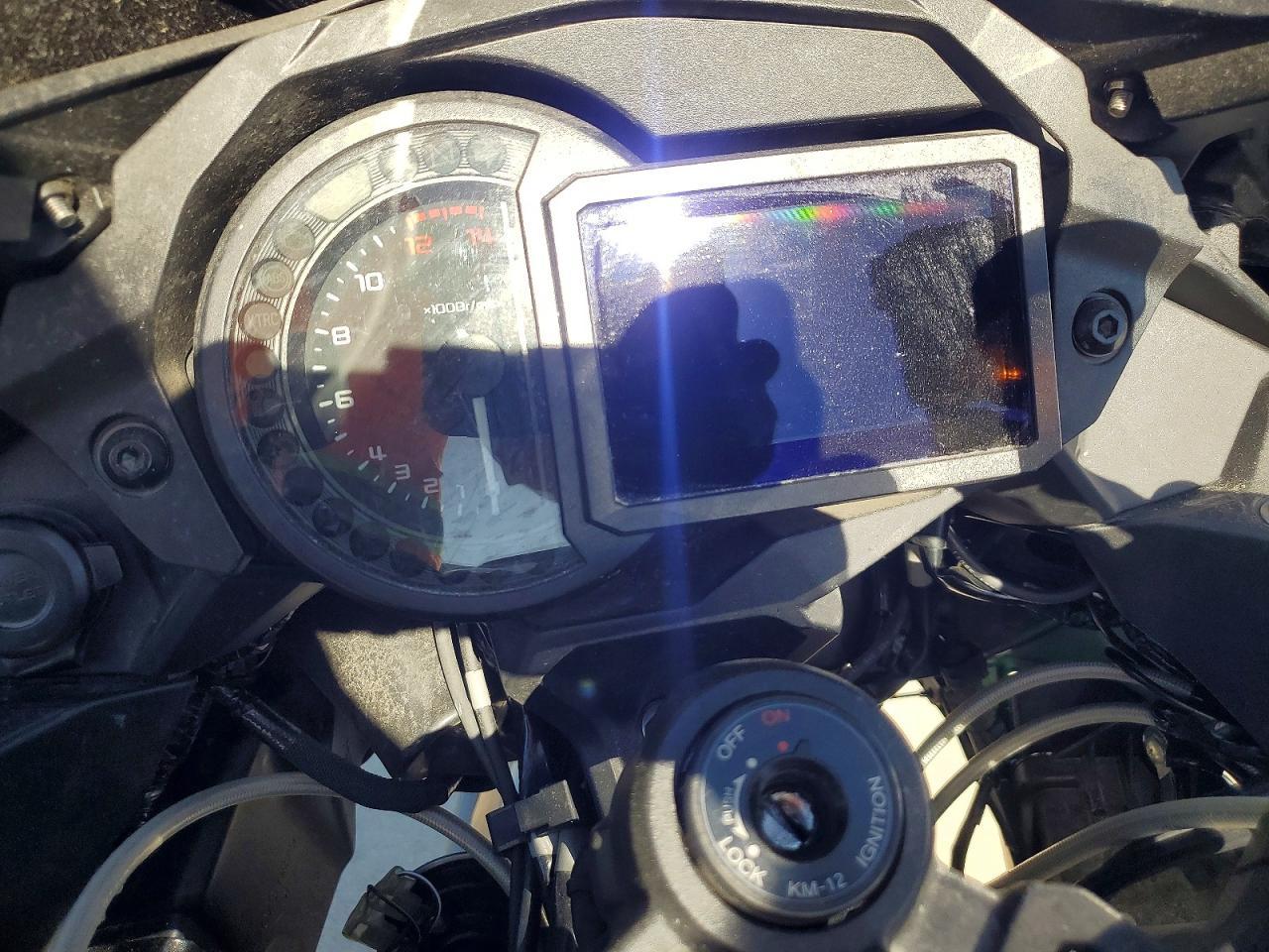 2021 Kawasaki ZX1002 D