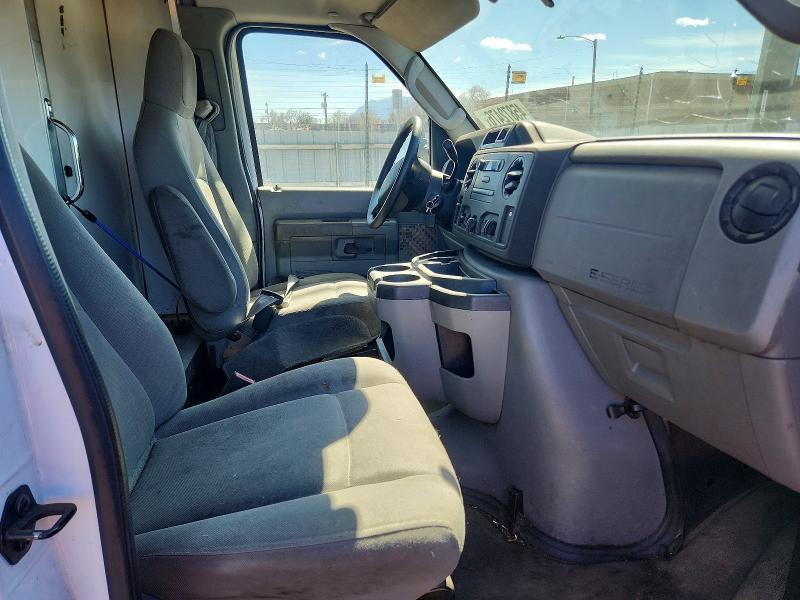 2014 Ford E450 box Truck