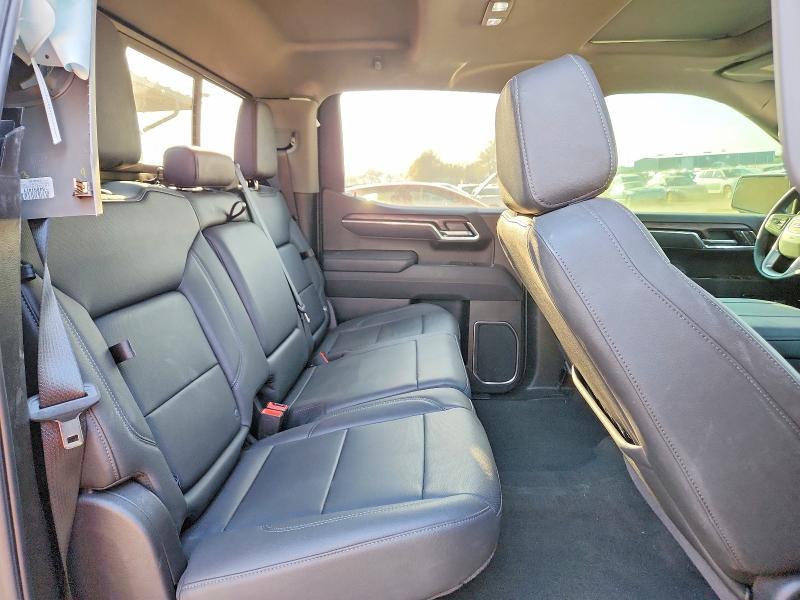 2025 GMC Sierra K1500 SLT