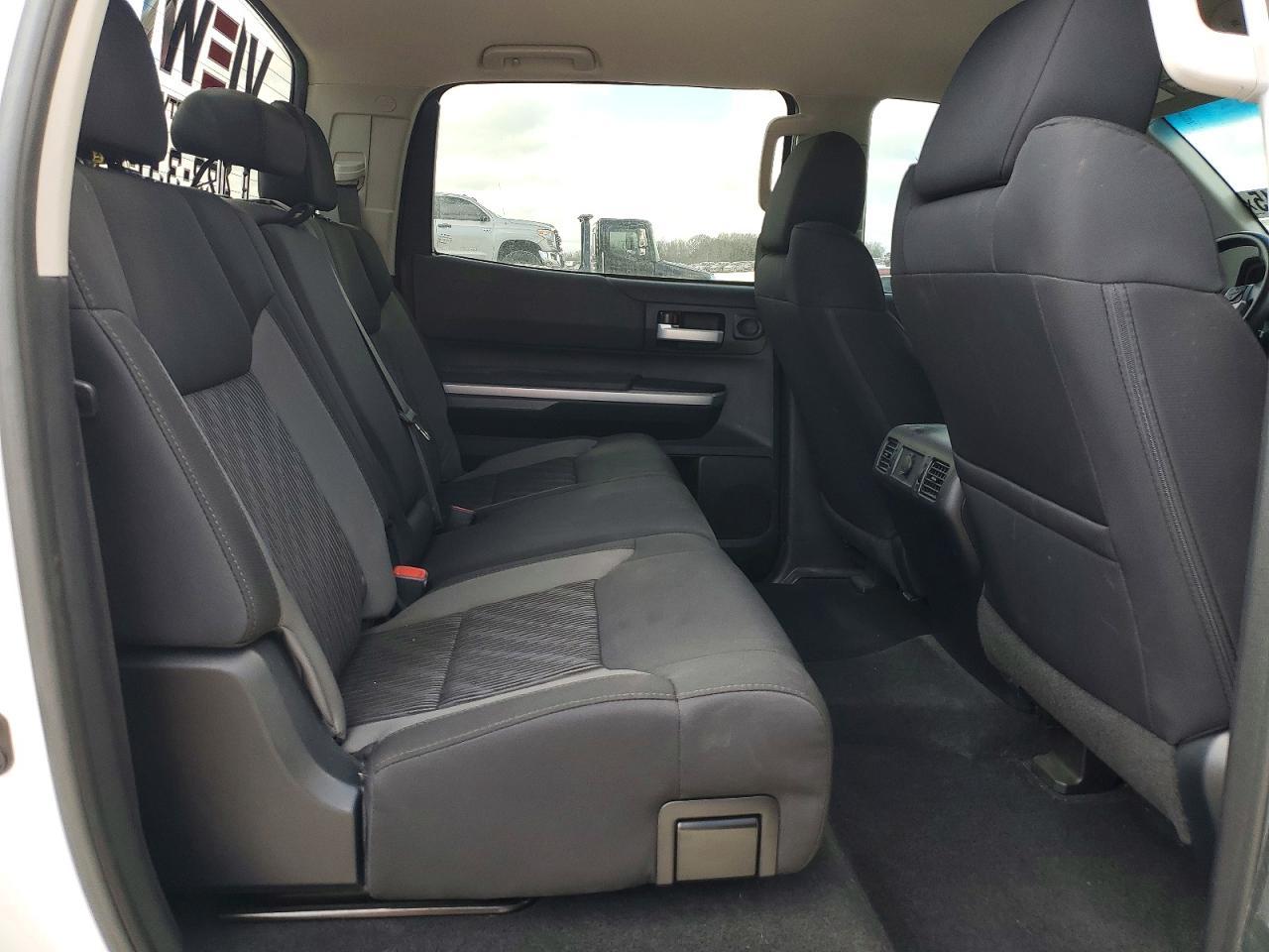 2017 Toyota Tundra SR5