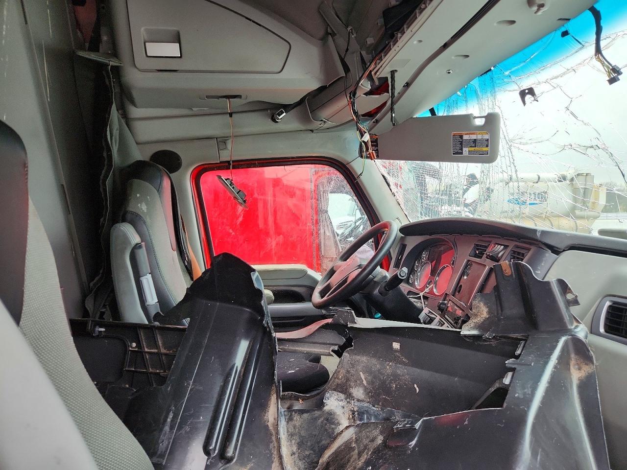 2022 Kenworth T680 Semi Truck