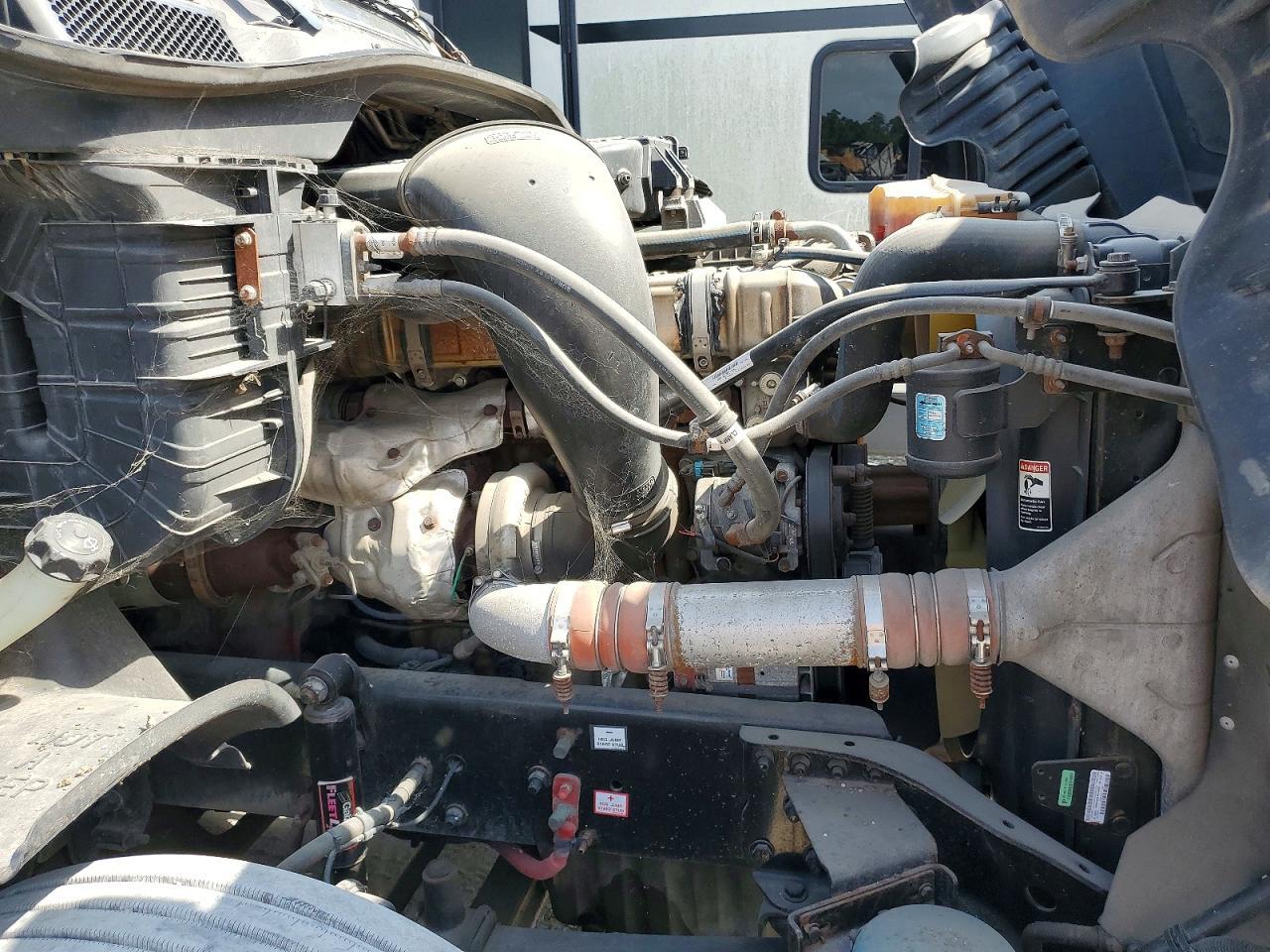 2016 Freigliner 2016 Freightliner Cascadia 125 Semi Truck