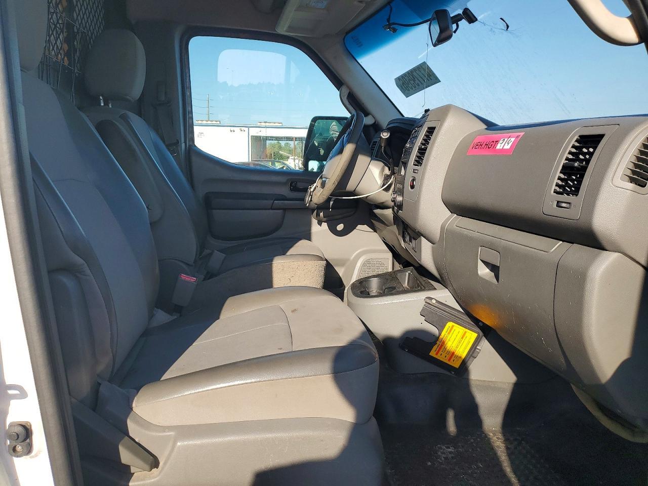 2014 Nissan NV 2500 Utility / Service Van