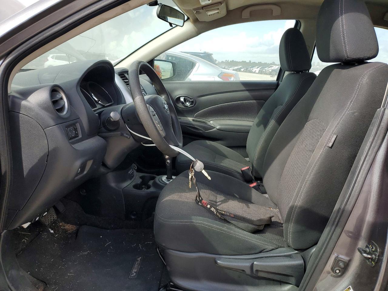 2017 Nissan Versa 1.6 sv