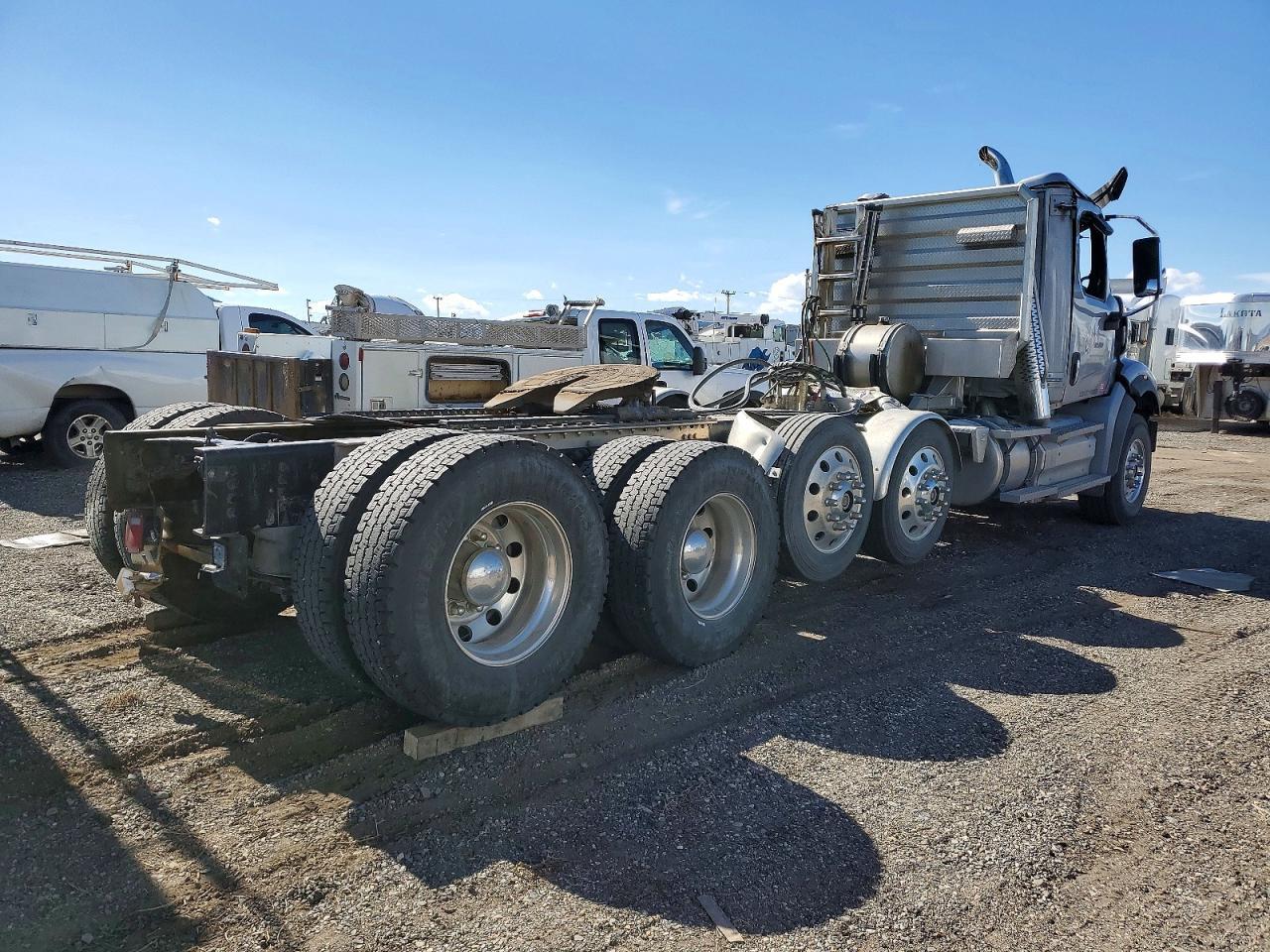 2025 Western Star 49X Chassis Semi Truck