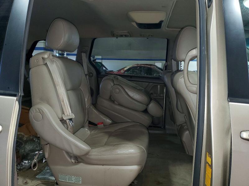 2005 Toyota Sienna xle Limited 7 Passenger