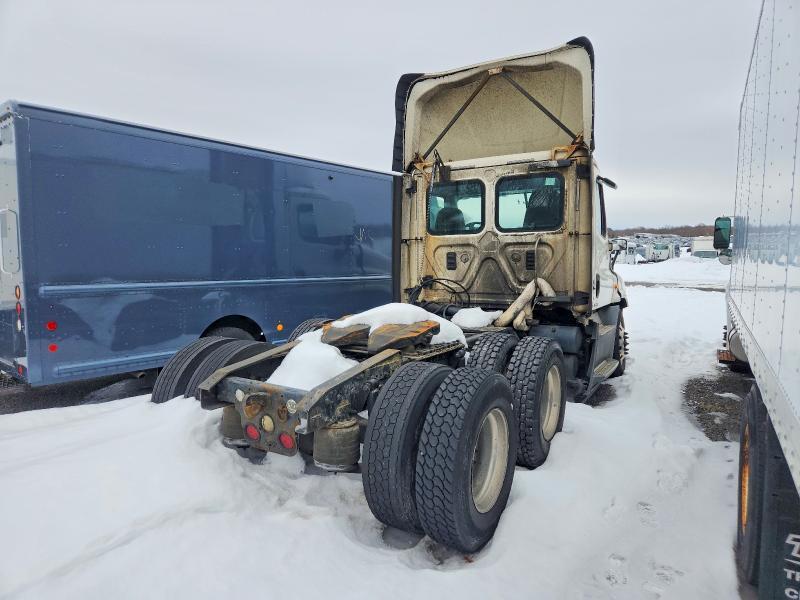 2016 Freigliner 2016 Freightliner Cascadia 125 Semi Truck