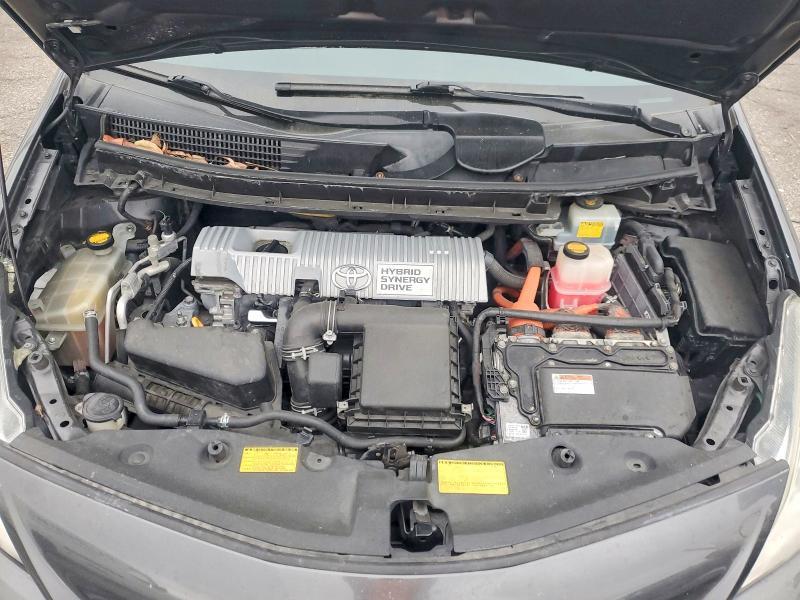 2013 Toyota Prius v Five