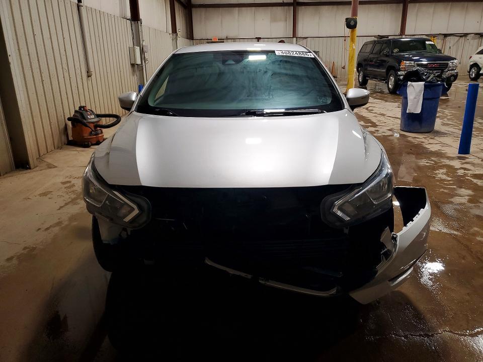 2020 Nissan Versa sv