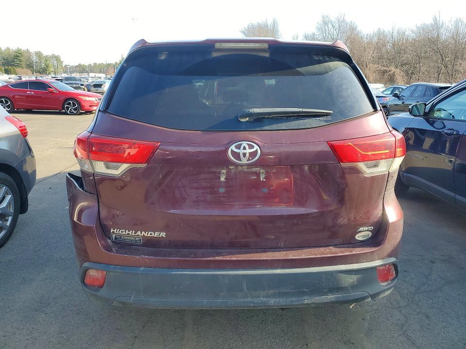 2019 Toyota Highlander le