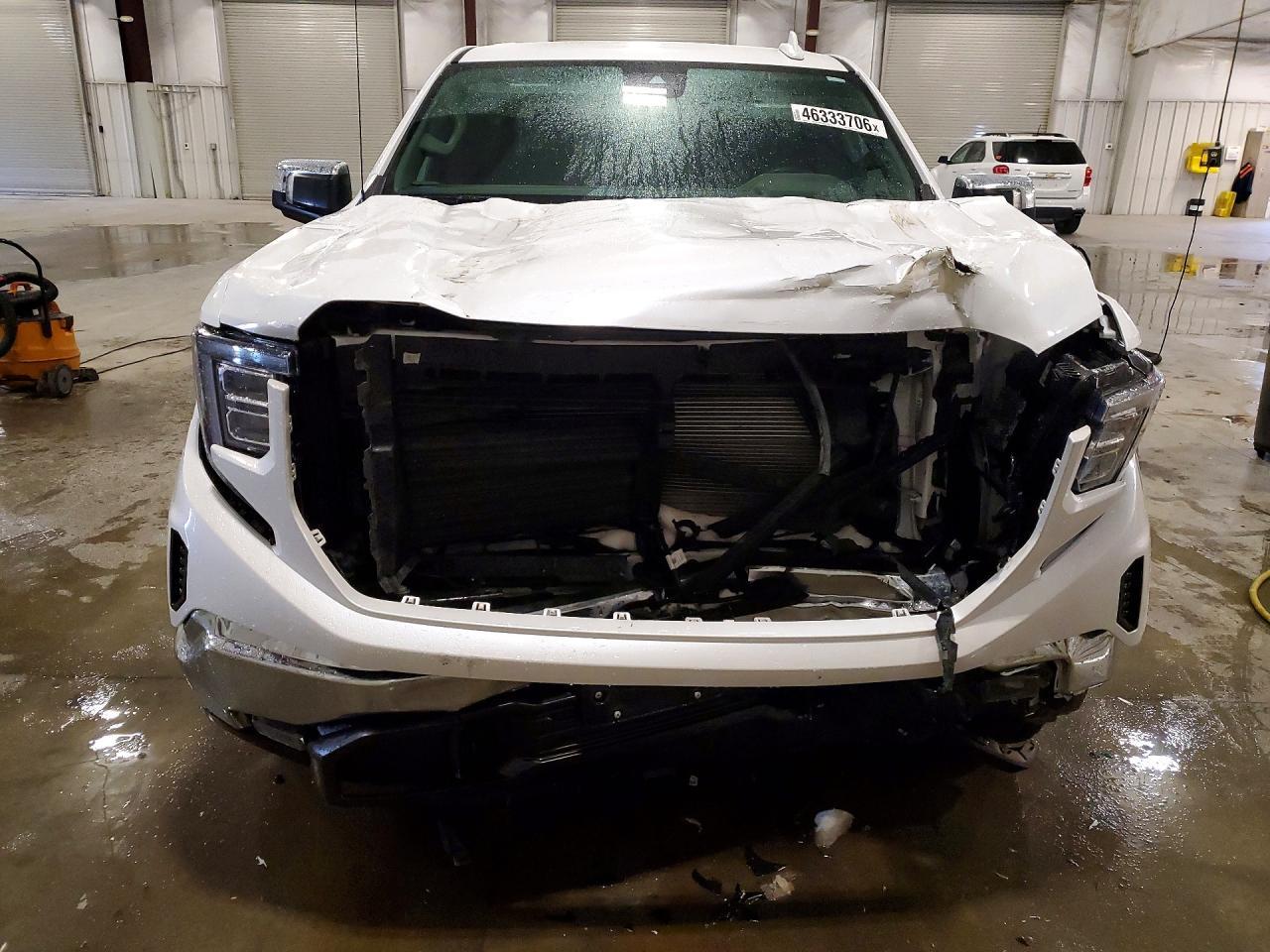 2024 GMC Sierra K1500 SLT