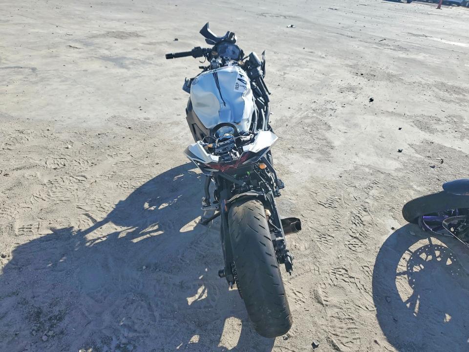 2025 Kawasaki ZX400 S