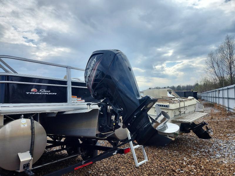 2019 Tracker Tracker Marine Suntr