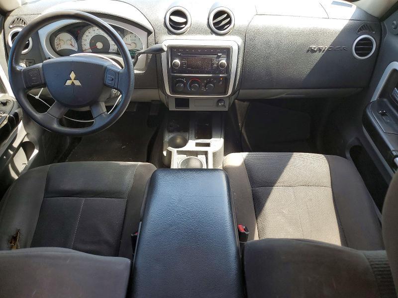 2008 Mitsubishi Raider LS