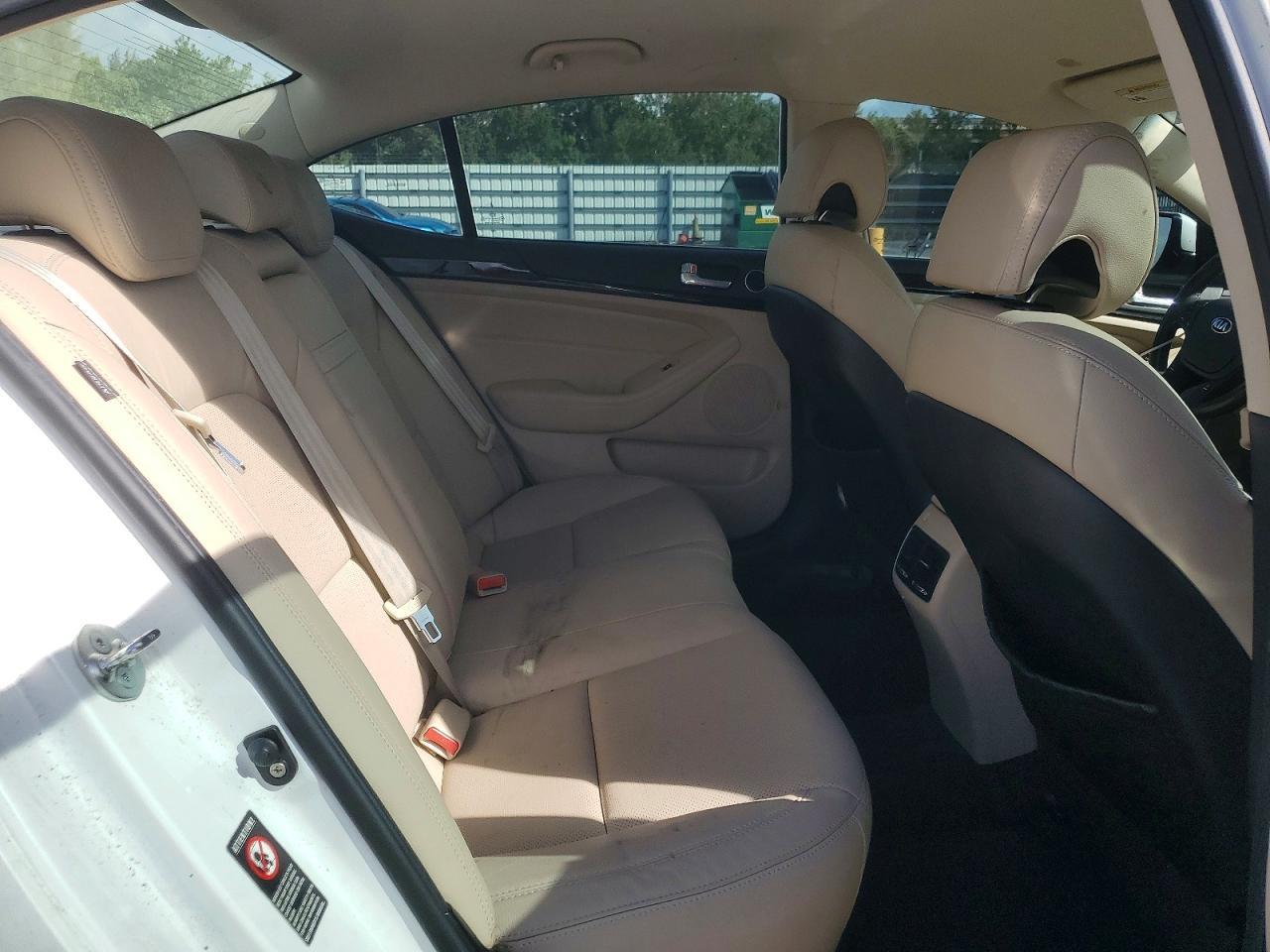 2014 KIA Cadenza Premium