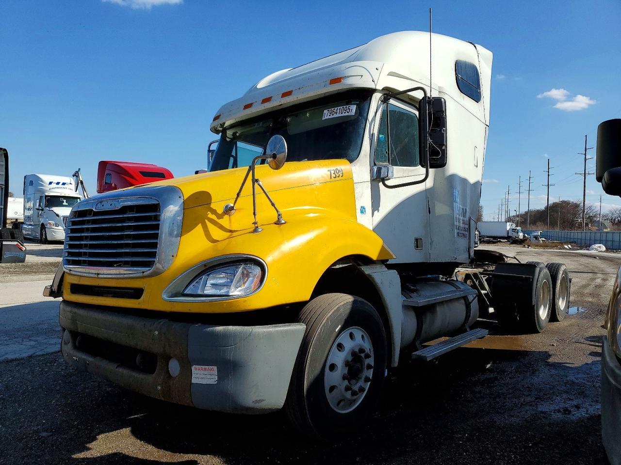 2007 Freigliner 2007 Freightliner Columbia 120 Semi Truck