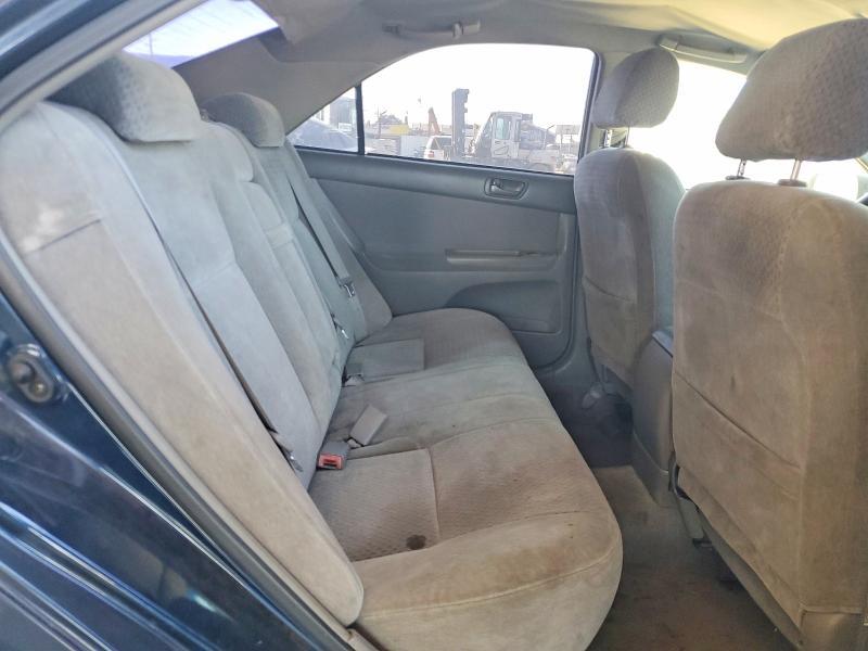 2003 Toyota Camry le