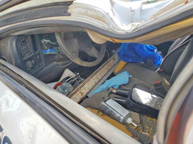 2005 Chevrolet Silverado Flatbed Truck