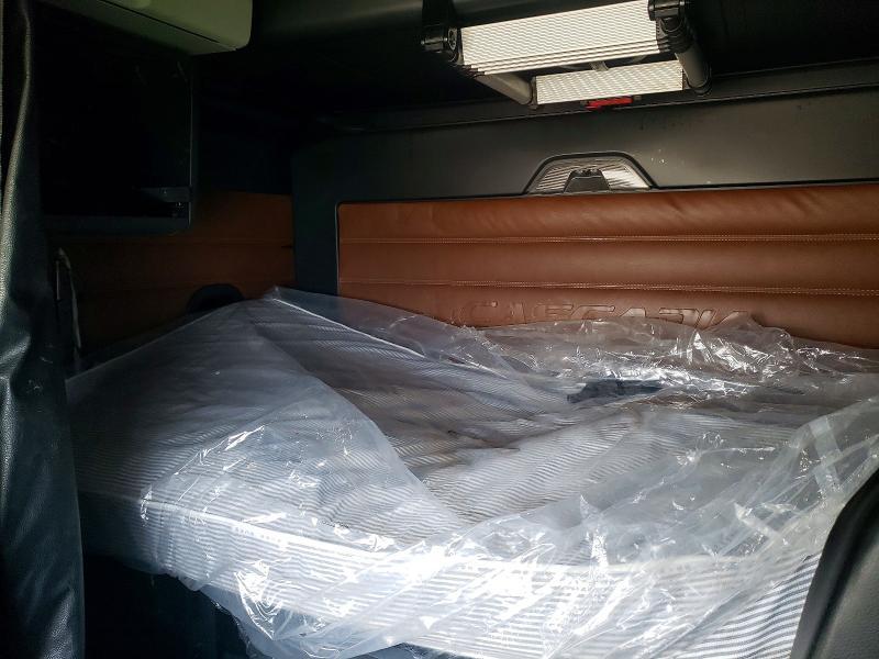 2023 Freigliner Cascadia 126