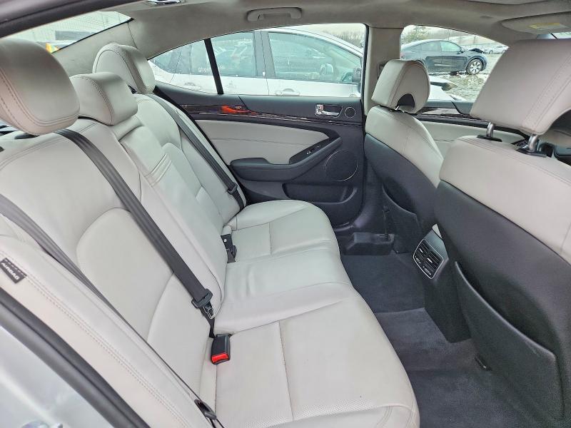 2016 KIA Cadenza Limited