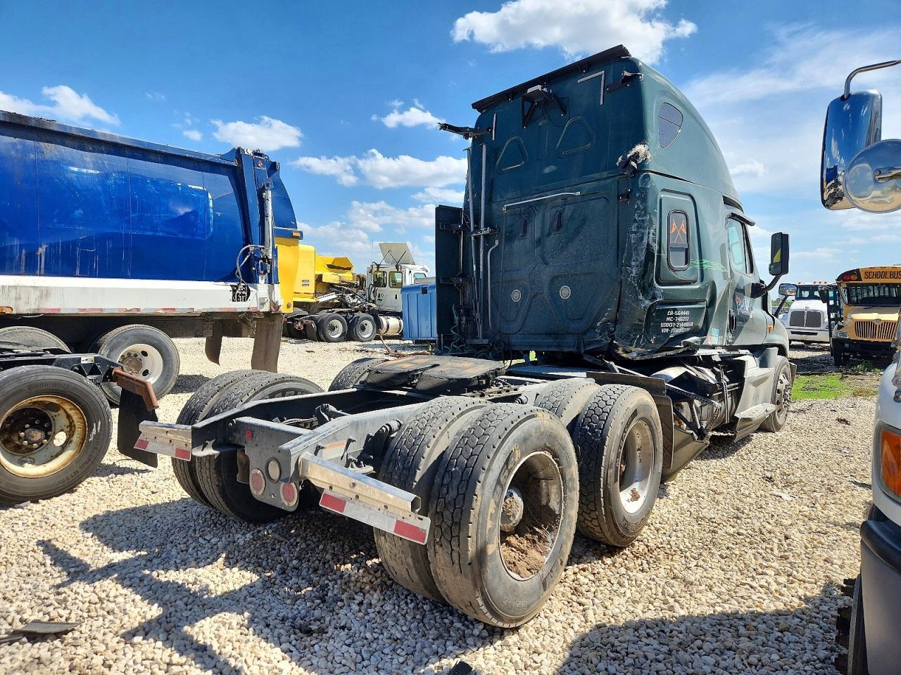 2018 Freigliner 2018 Freightliner Cascadia 125 Semi Truck