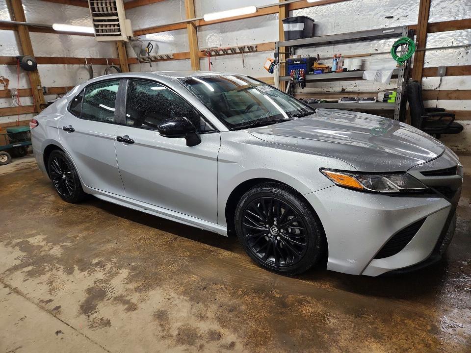 2020 Toyota Camry se Nightshade