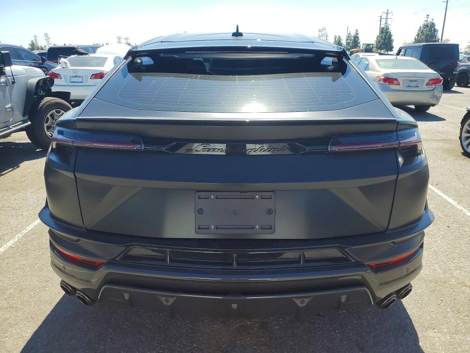 2023 Lamborghini Urus Performante