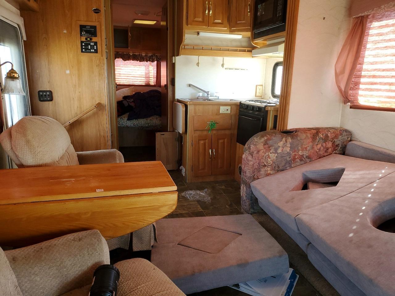 1998 Ford Econoline E450 Super Duty Cutaway Van RV