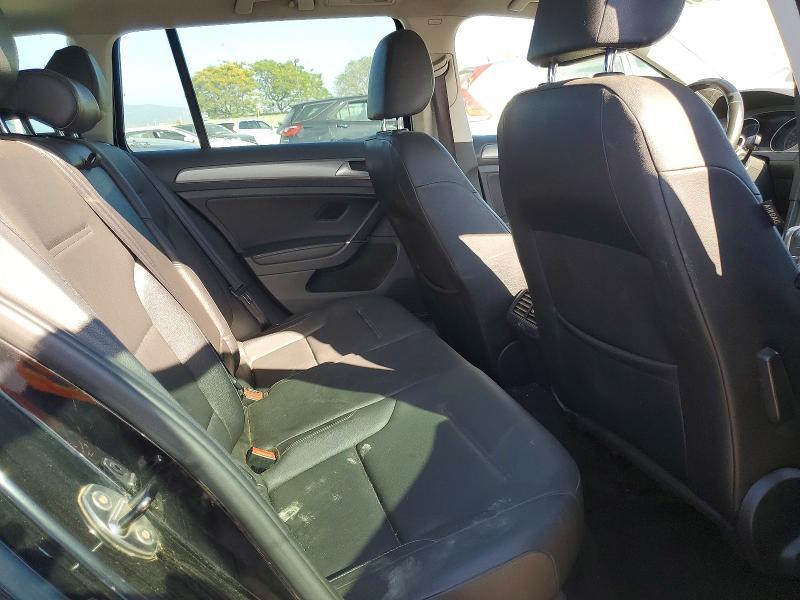 2015 Volkswagen Golf Sportwagen tdi s