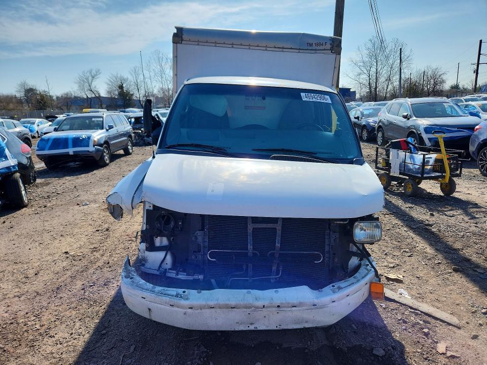 2012 GMC Savana BOX Truck