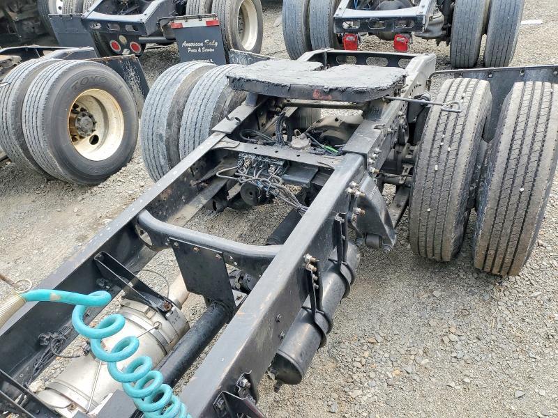 2010 Freigliner 2010 Freightliner Business Class M2 Semi Truck