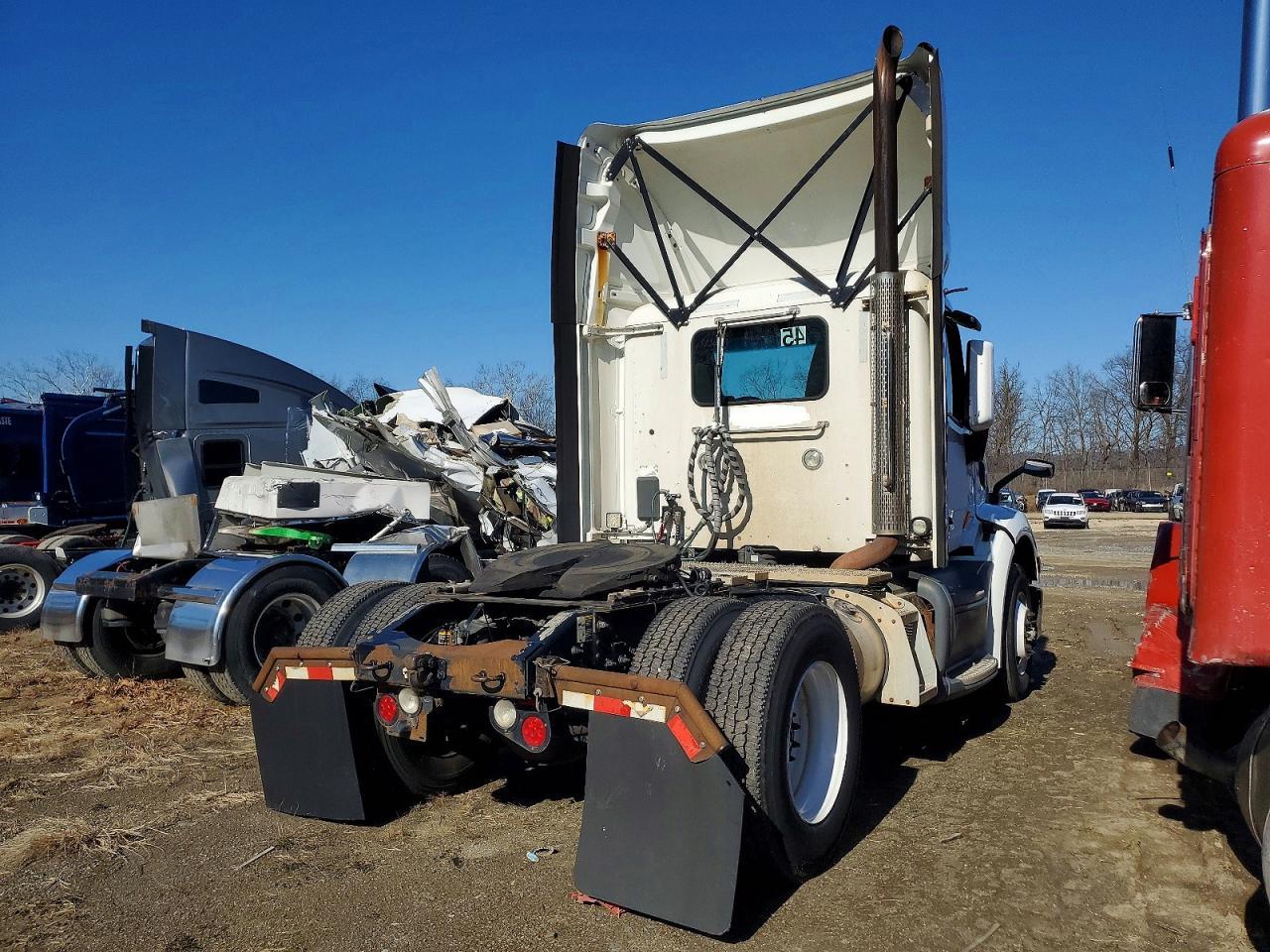 2017 Peterbilt 579 Semi Truck