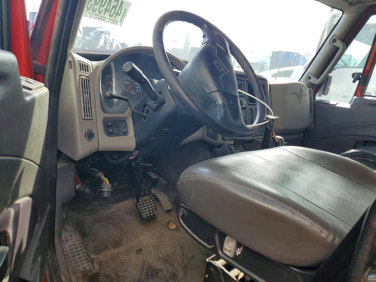 2015 International Terrastar BOX Truck