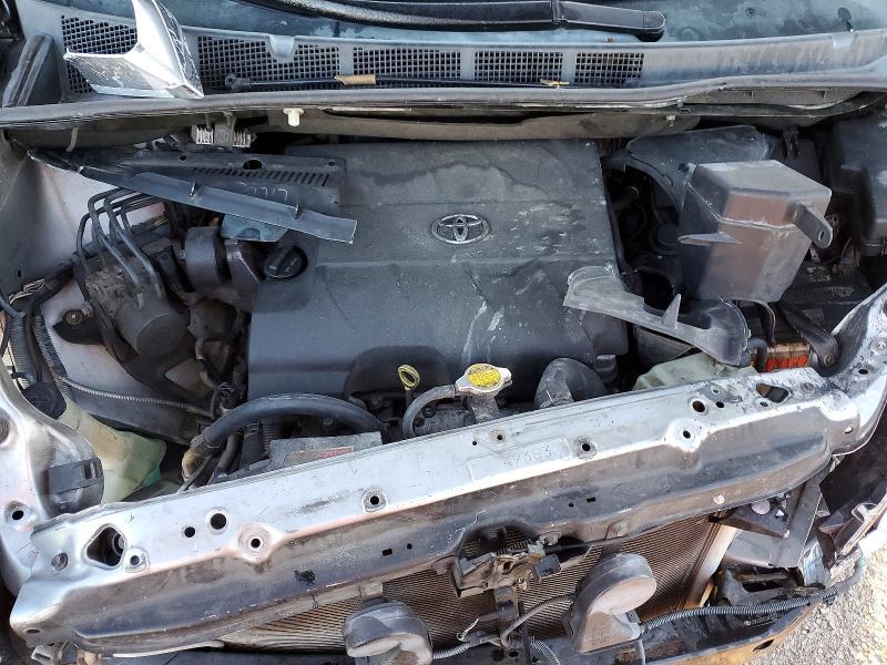 2014 Toyota Sienna le 8-passenger