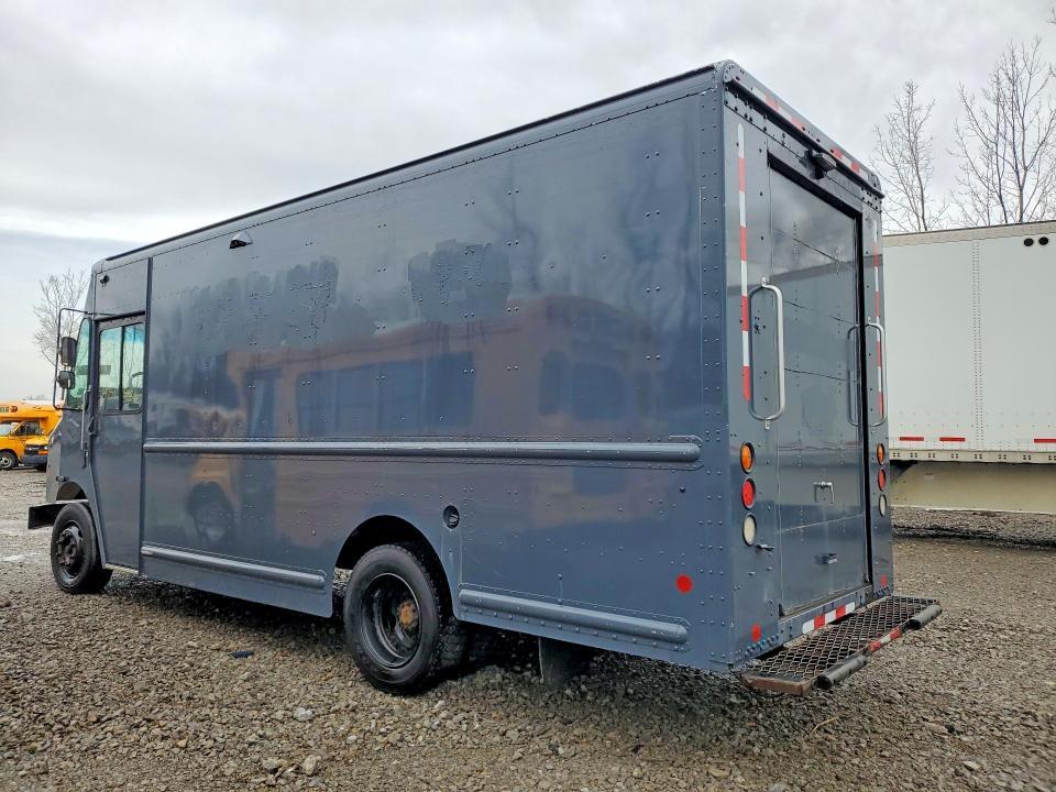 2020 Freightliner MT45G Chassis Delivery Truck