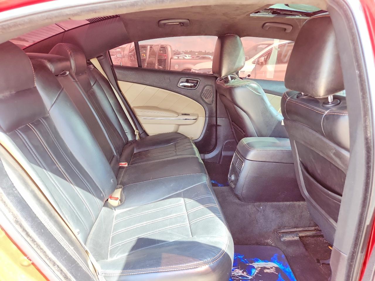 2011 Dodge Charger r