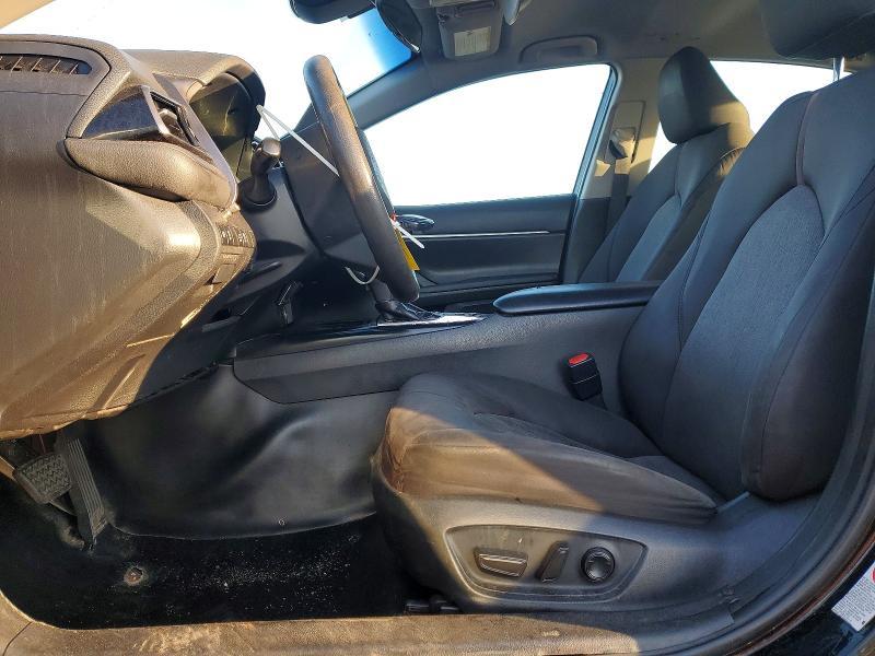 2019 Toyota Camry Hybrid le