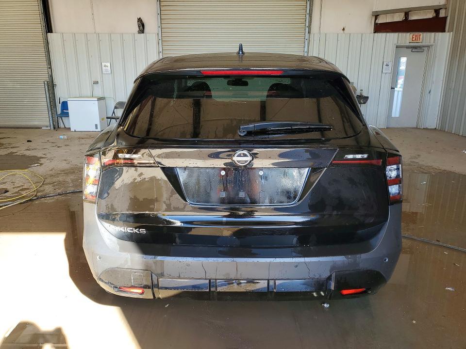 2025 Nissan Kicks sv