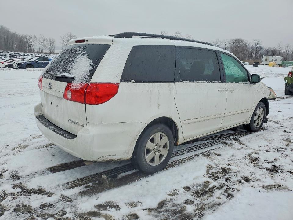 2009 Toyota Sienna le 8-passenger
