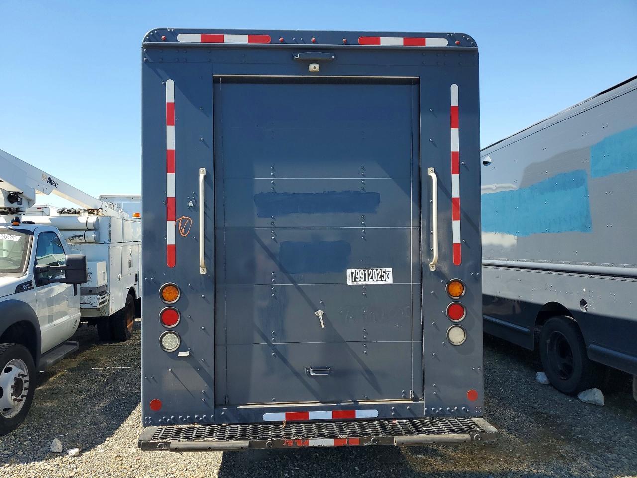 2020 Freightliner MT45G Chassis Delivery Truck