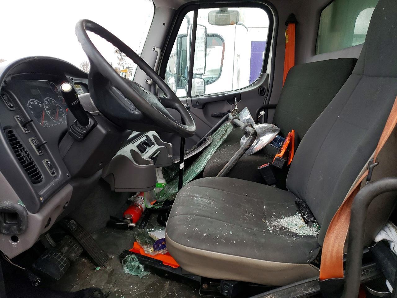 2011 Freigliner 2011 Freightliner Business Class M2 Refrigerated B