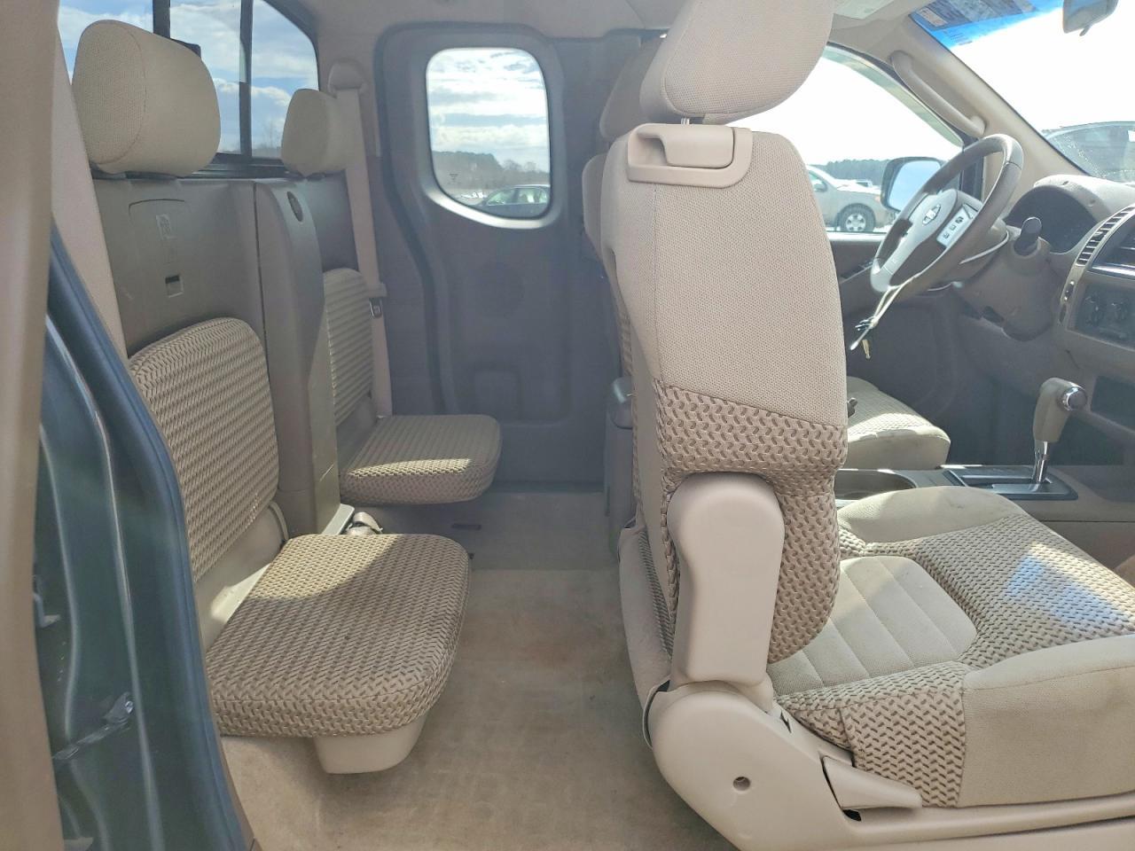 2005 Nissan Frontier SE